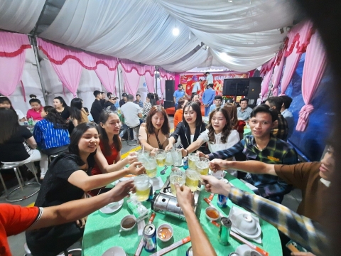 Tất Niên CÔNG TY PHÚC LỘC HOÀNG GIA